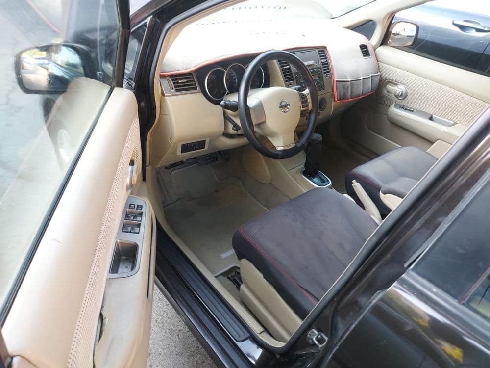 نيسان تييدا Hatchback 2012 مستعملة