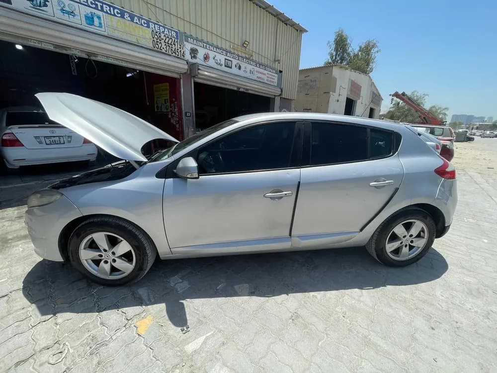 Used Renault Megane 5 Door 1.6L Automatic 2011 Used Renault Megane 5 Door 1.6L Automatic 2011 used_cars.forSale