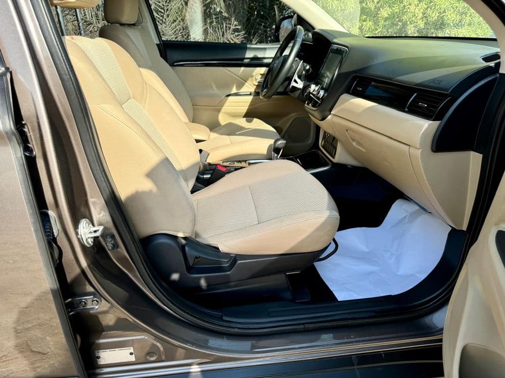 ميتسوبيشي أوتلاندر 2.4L GLX Mid Option (7-Seater) 2022 مستعملة