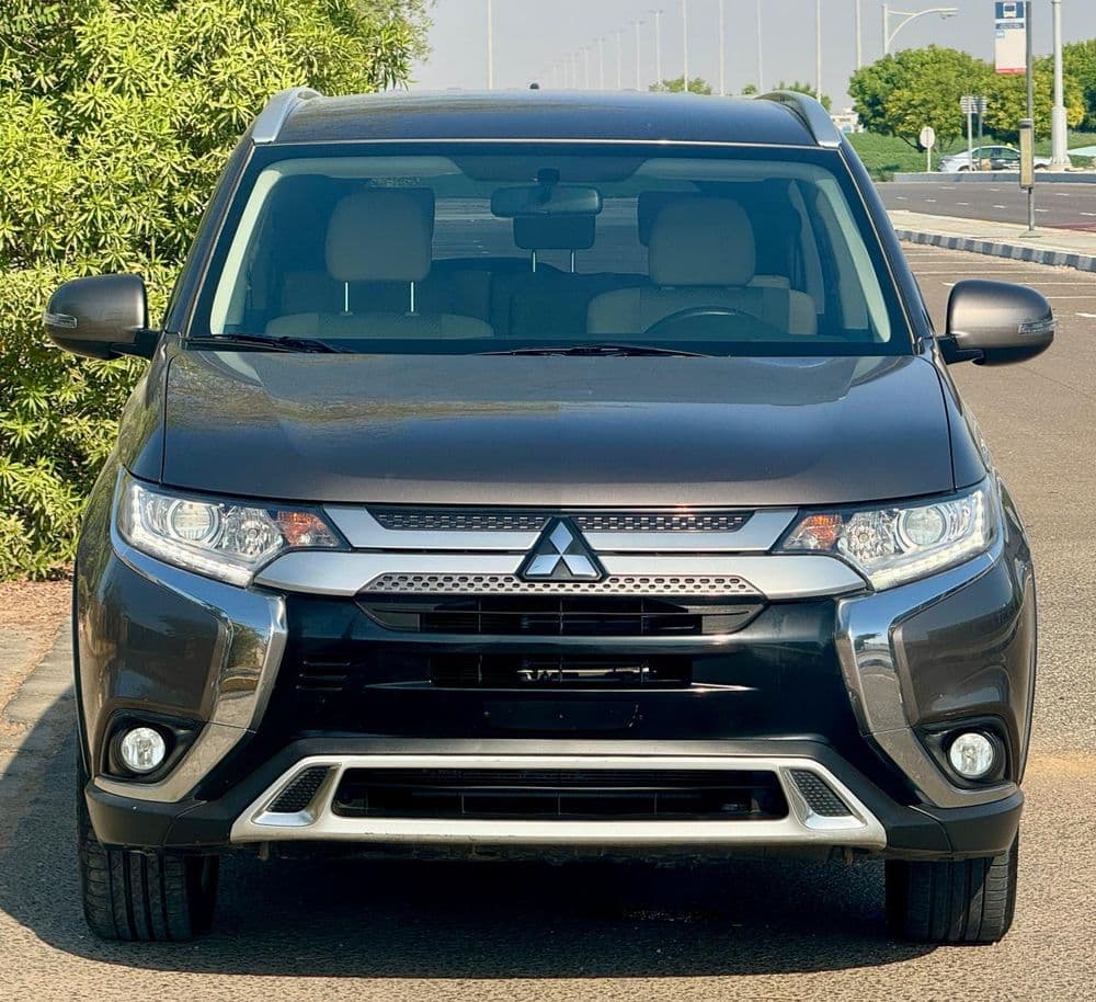 ميتسوبيشي أوتلاندر 2.4L GLX Mid Option (7-Seater) 2022 مستعملة