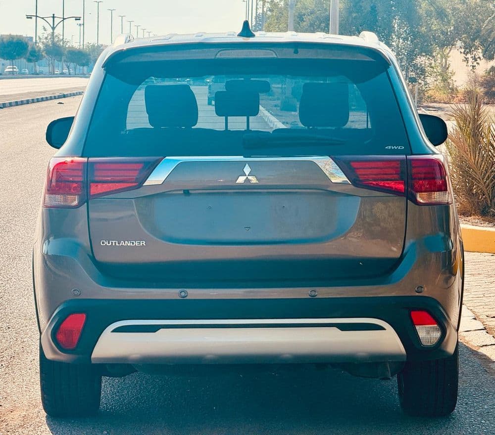 Used Mitsubishi Outlander 2.4L GLX Mid Option (7-Seater) 2022