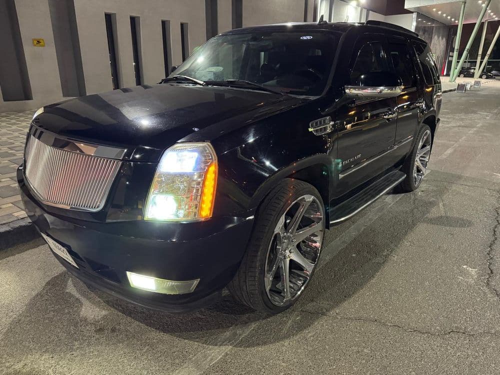 Used Cadillac ESCALADE 6.2L 2006