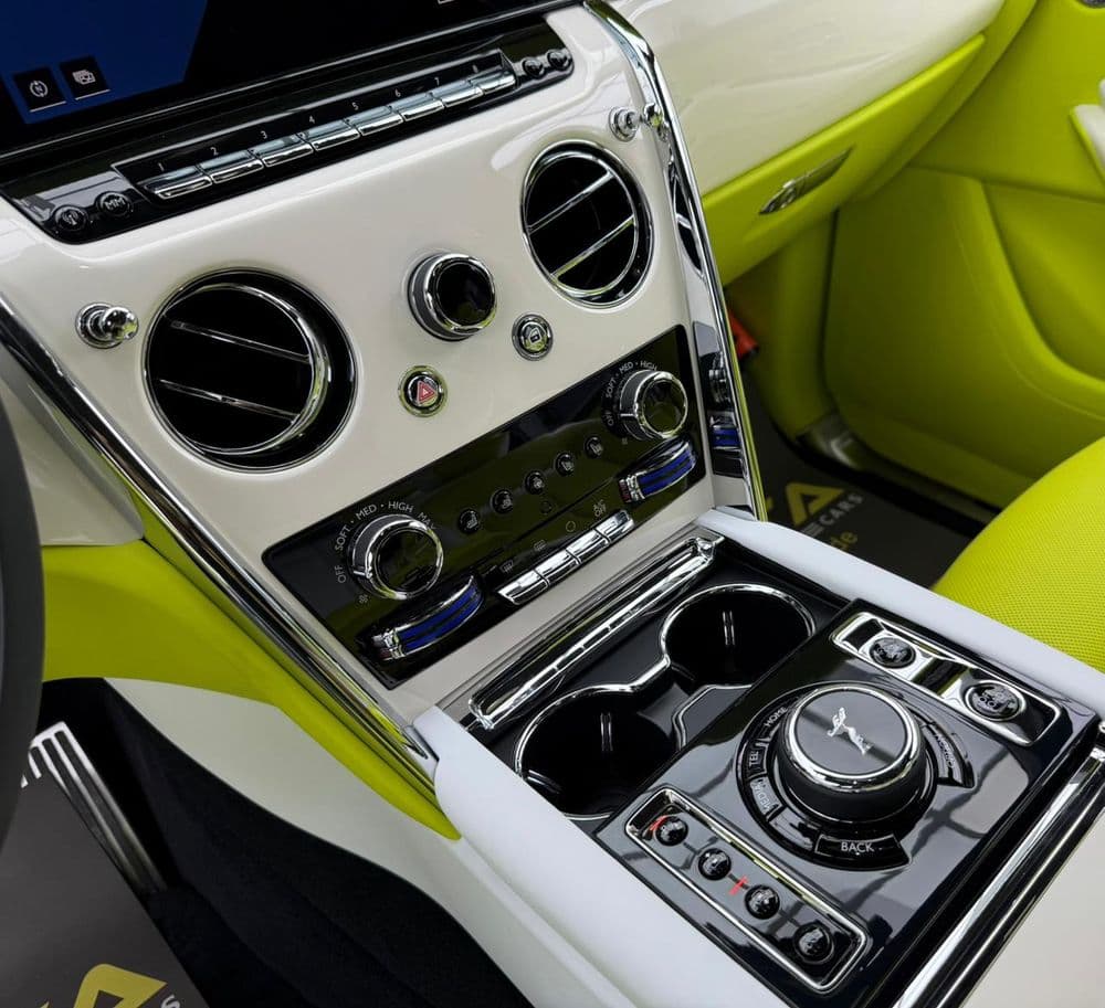 Used Rolls Royce Cullinan 6.75L Twin-Turbo (563 HP) 2025