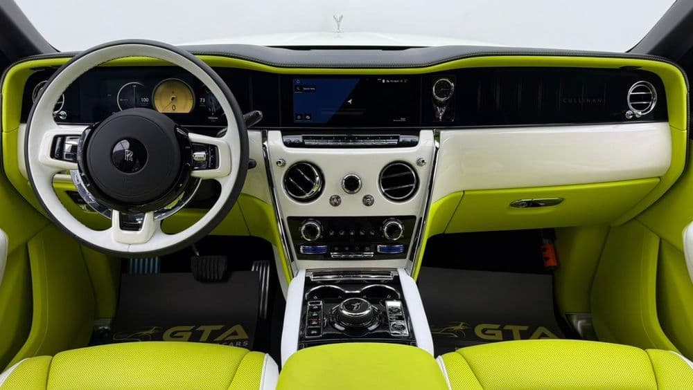 Used Rolls Royce Cullinan 6.75L Twin-Turbo (563 HP) 2025