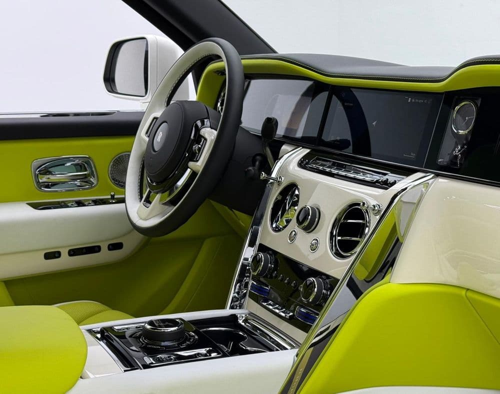 Used Rolls Royce Cullinan 6.75L Twin-Turbo (563 HP) 2025