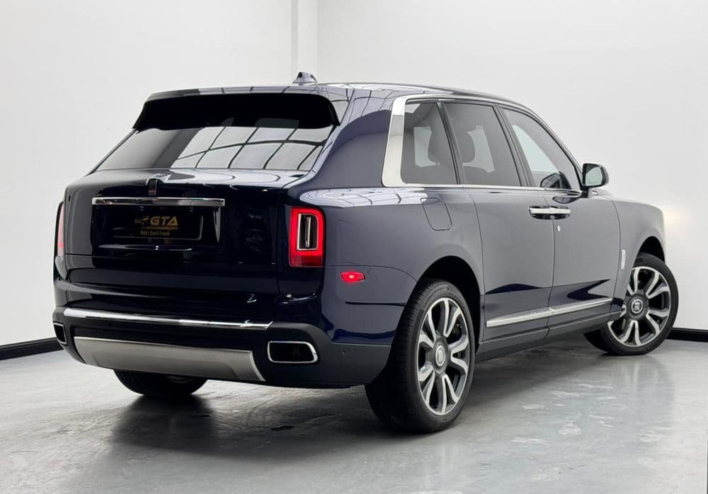 رولز رويس كولينان 6.75L Twin-Turbo (563 HP) 2023 مستعملة