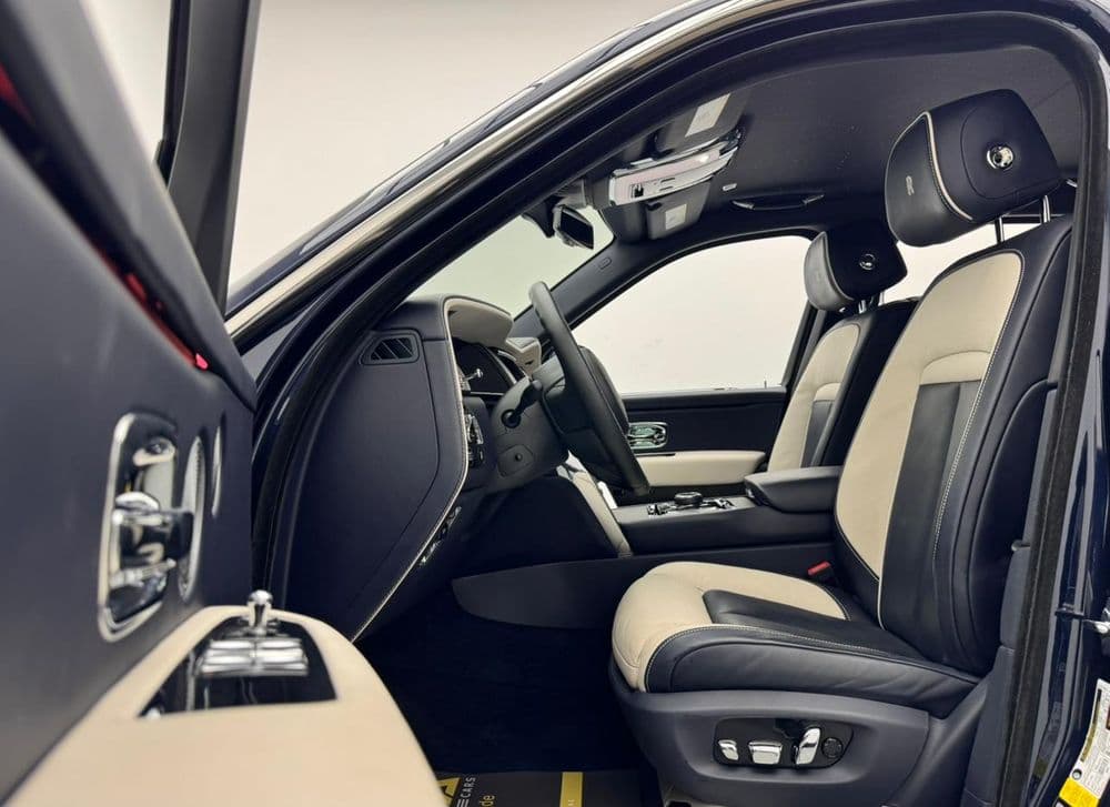 رولز رويس كولينان 6.75L Twin-Turbo (563 HP) 2023 مستعملة