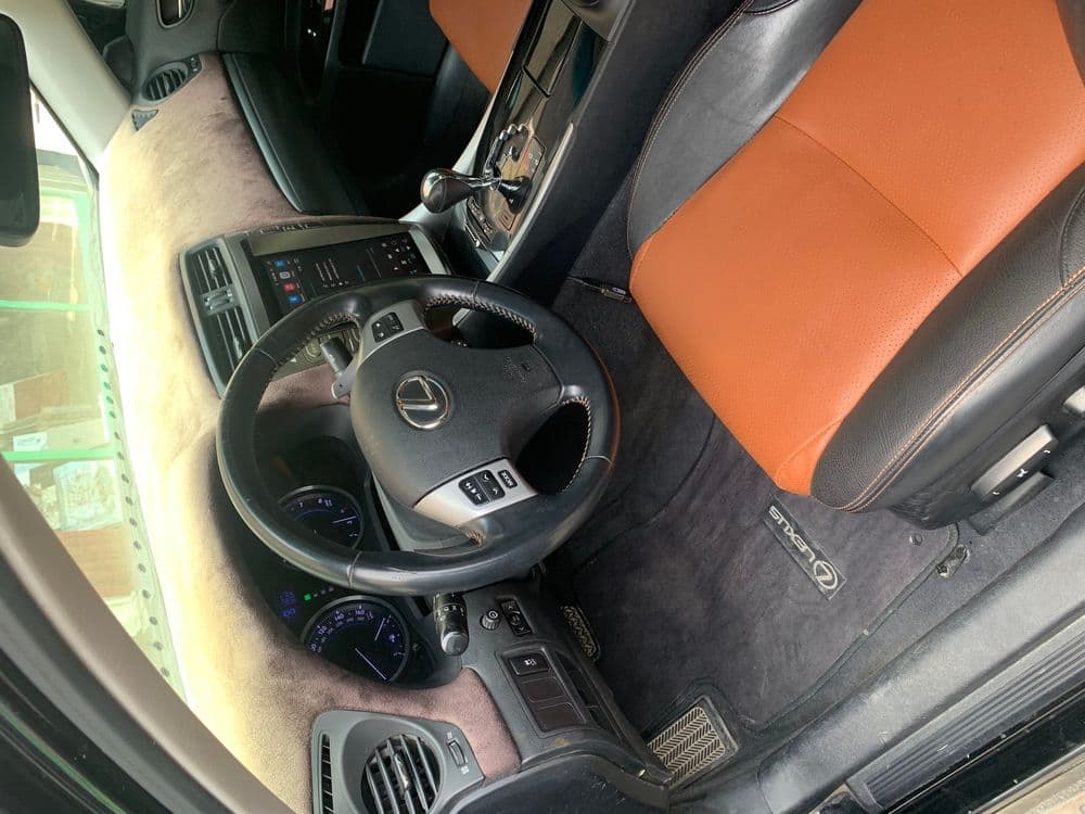 لكزس الفئة آي أس 2013 مستعملة