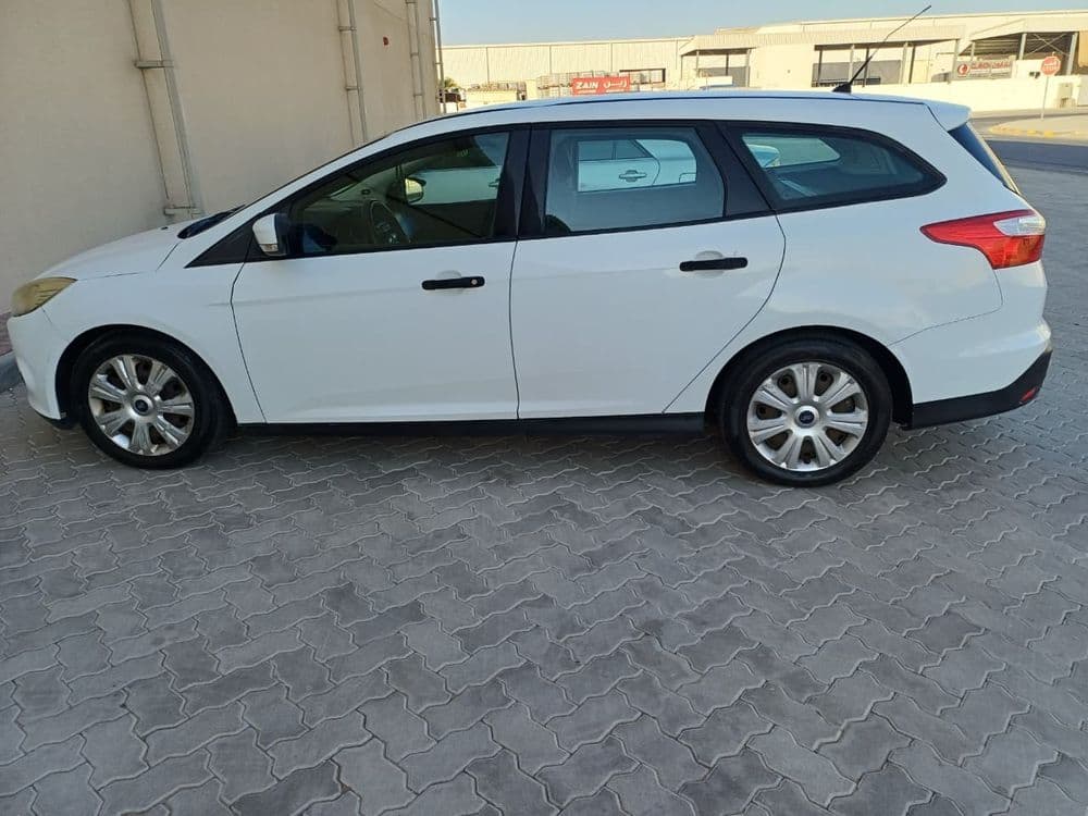 فورد فوكس 1.6L أمبيانت 2014 مستعملة