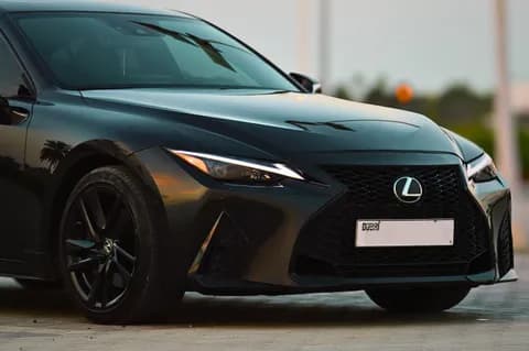 لكزس آي أس 300 4 door 3.0L 2021 مستعملة