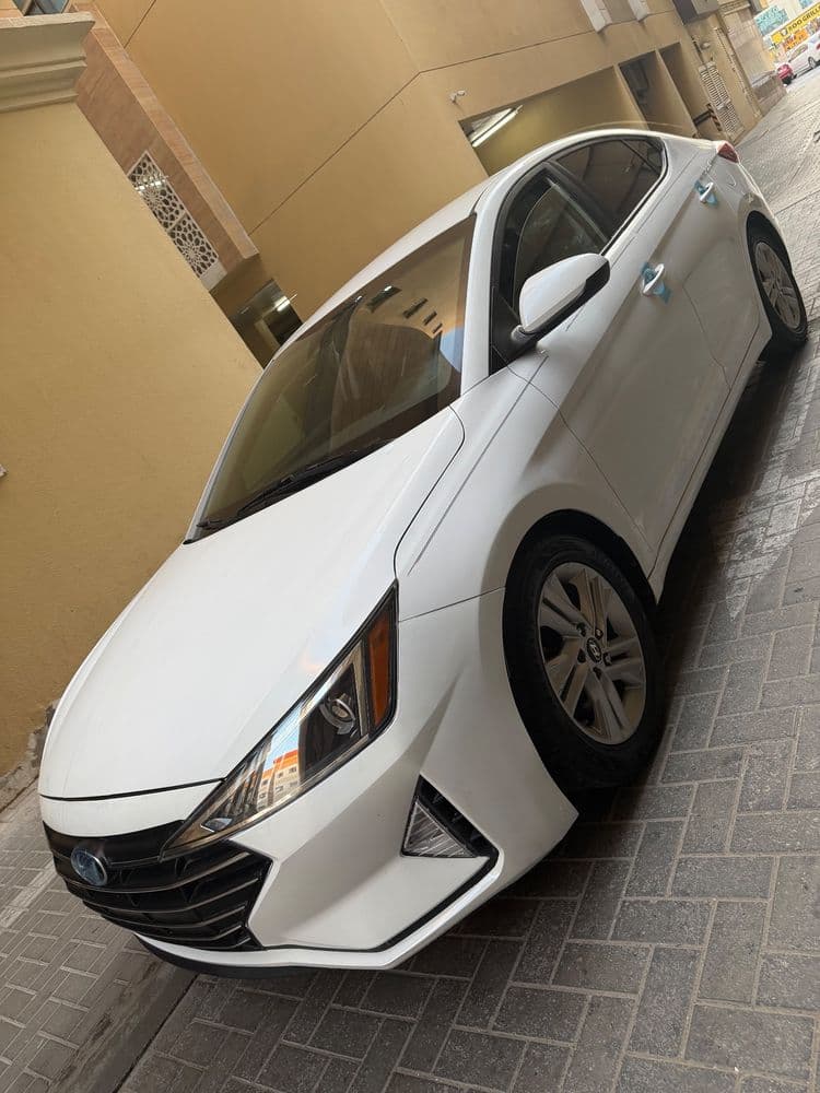 مستعملة هيونداي إلانترا 2.0L Mid 2019