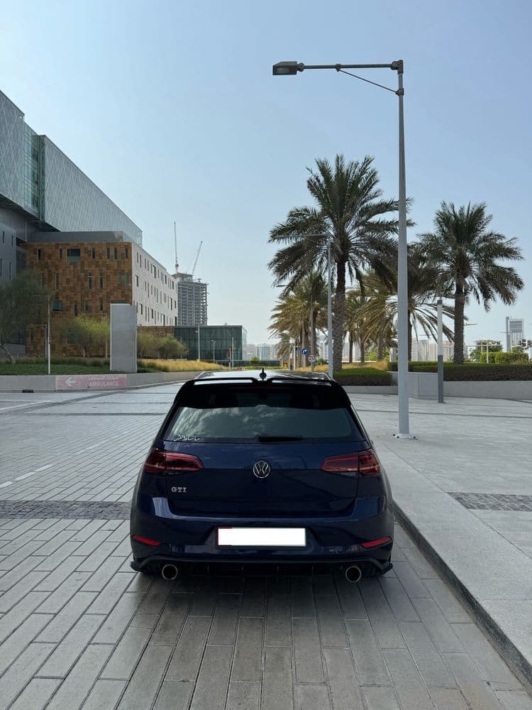 مستعملة فولكس فاجن Golf GTI 2.0T P2 Mid 2019