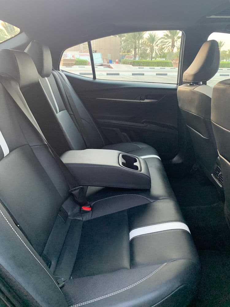 Used Toyota Camry 2.5L Hybrid (204 HP) 2025