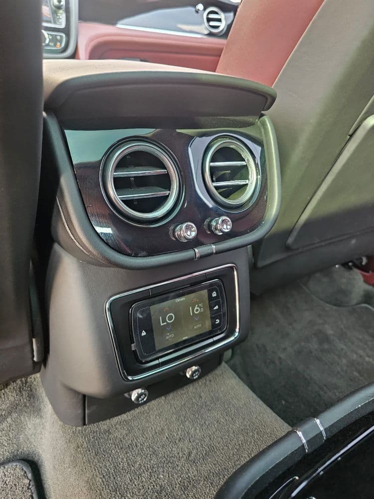 بنتلي بينتايجا 4.0L V8 2020 مستعملة