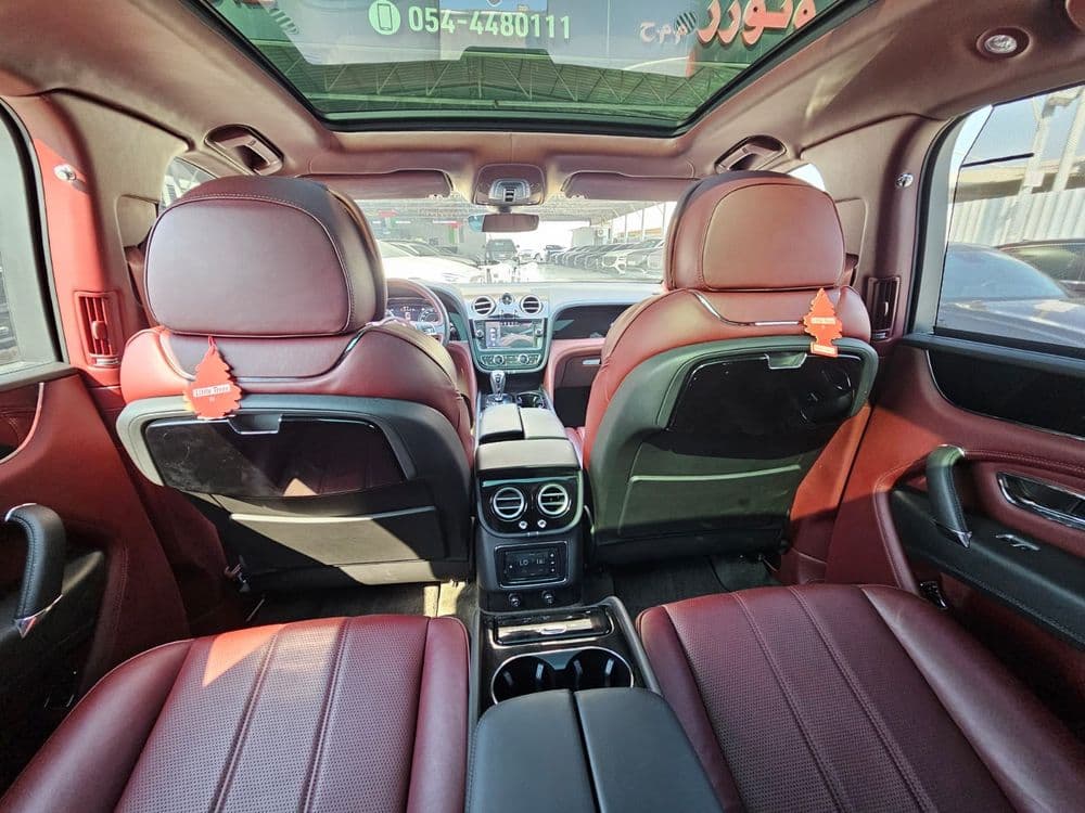 بنتلي بينتايجا 4.0L V8 2020 مستعملة