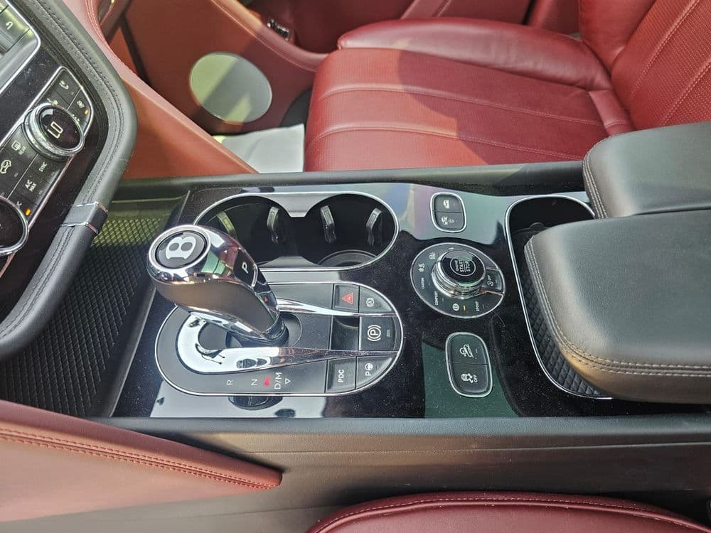 بنتلي بينتايجا 4.0L V8 2020 مستعملة