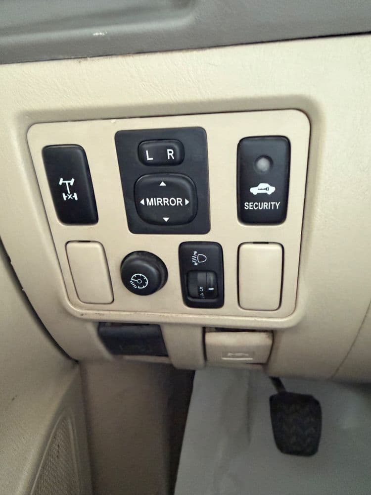 مستعملة تويوتا فورتشنر 4.0L 2008