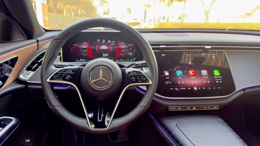 مرسيدس بنز الفئة -إي E 200 AMG 2024 مستعملة