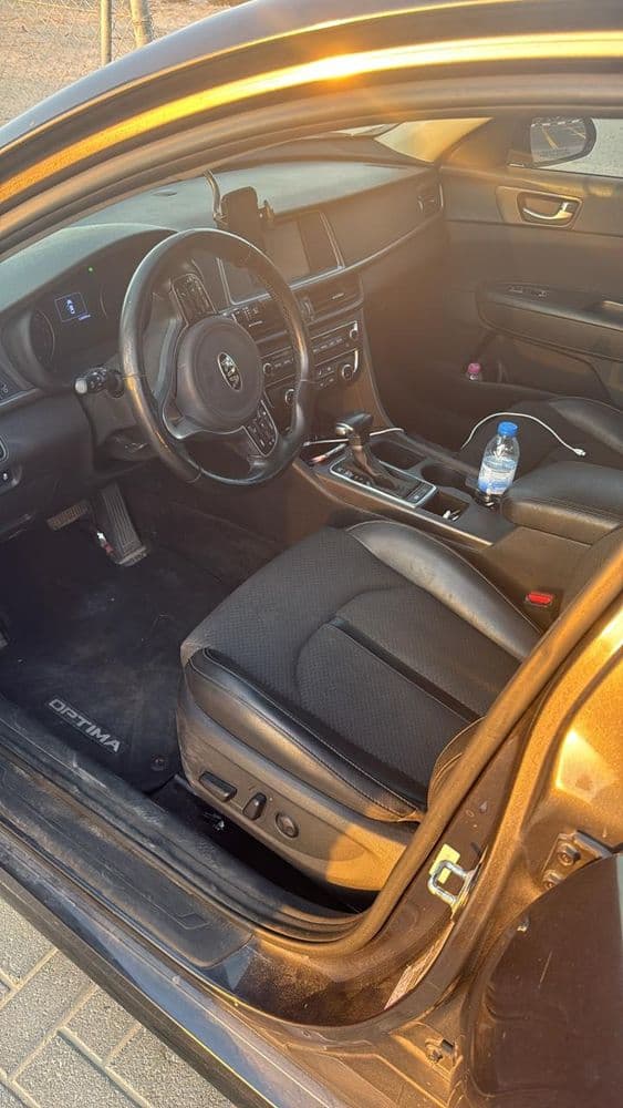 كيا أوبتيما 4 Door 2.4L LX 2018 مستعملة