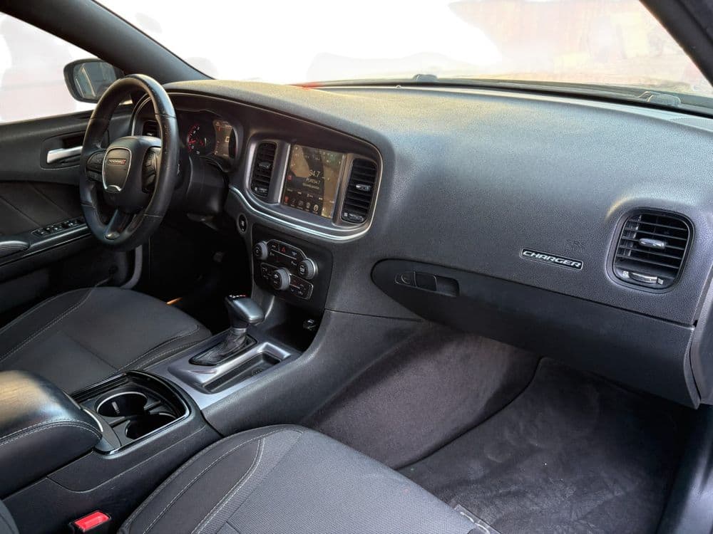 Used Dodge Charger 3.6L SXT Mid Option 2017