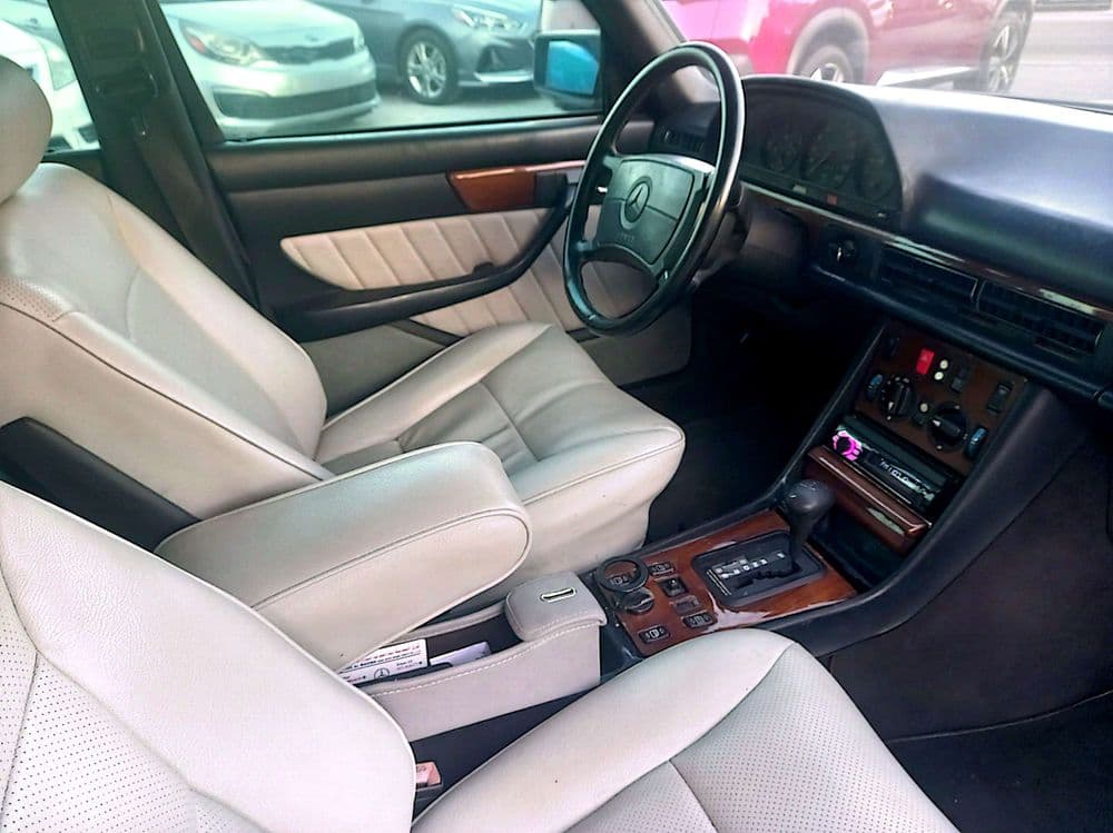 Used Mercedes-Benz 300 1990