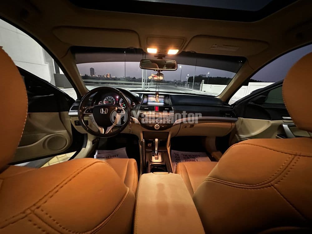 هوندا أكورد كوبيه V6 3.5 لتر 2012 مستعملة