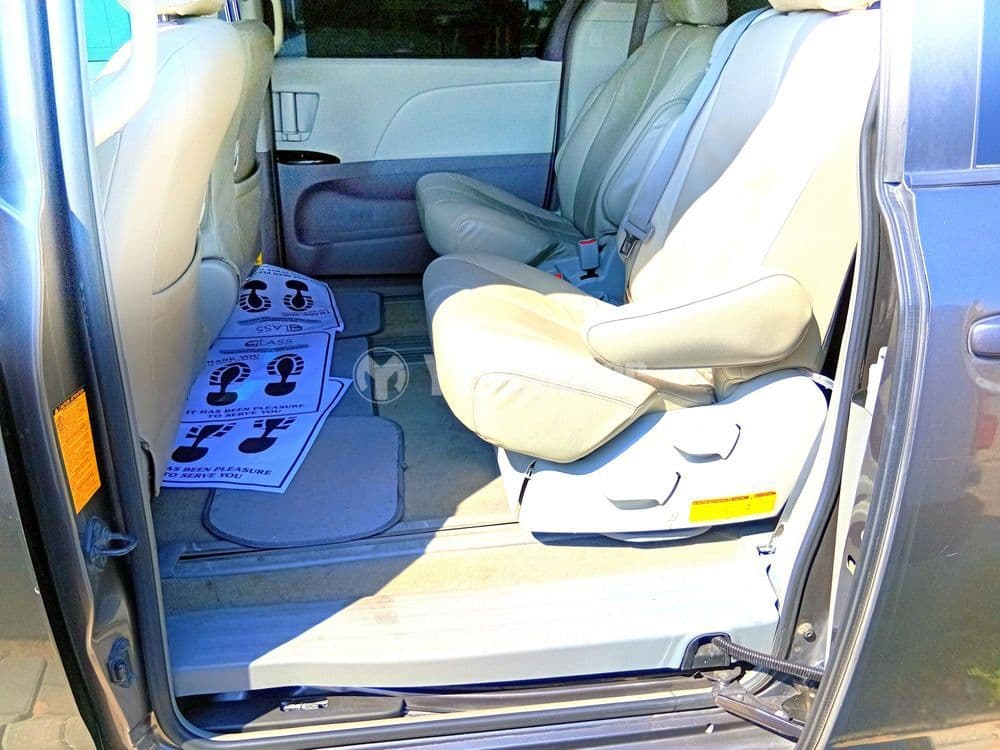 Used Toyota Sienna 2012