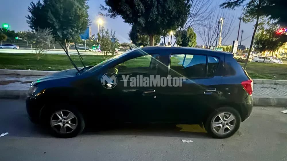 Used Renault Sandero 4 Door 1.6L Automatic 2015