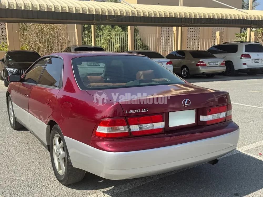 Used Lexus ES 300h Premier Plus 2000