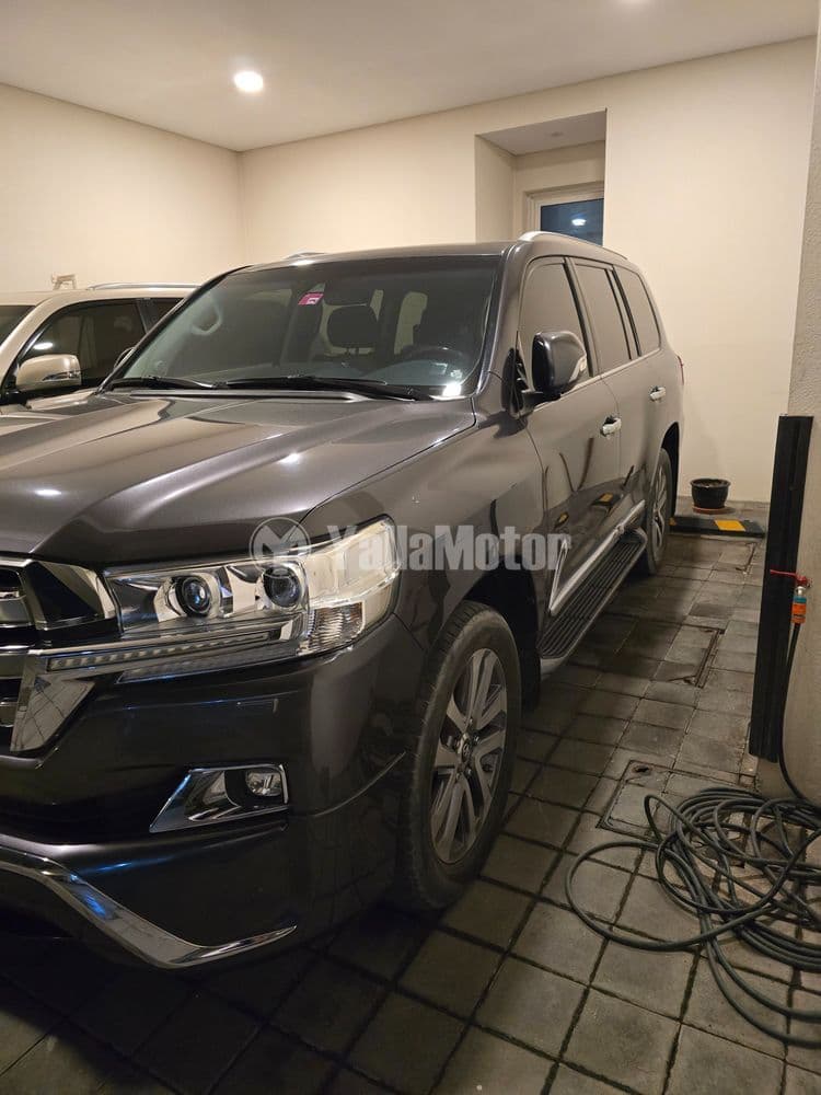 تويوتا لاند كروزر 5.7 VXR 2018 مستعملة