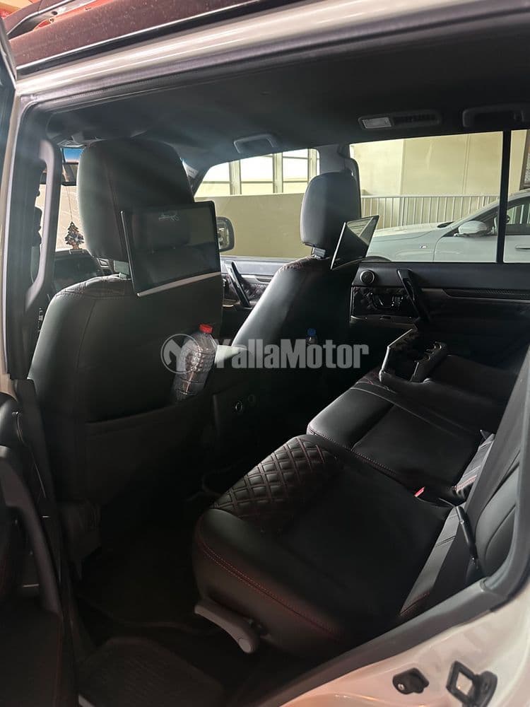 مستعملة ميتسوبيشي باجيرو 3.8L 5 Door Signature Edition 2022