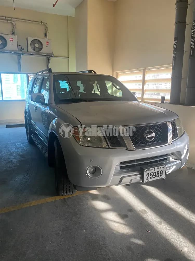 Used Nissan Pathfinder LE 2011