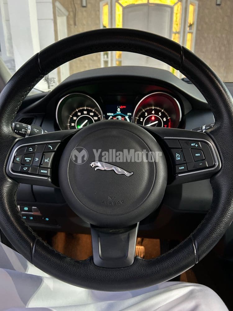 Used Jaguar E-Pace 2.0T S 250 PS 2019