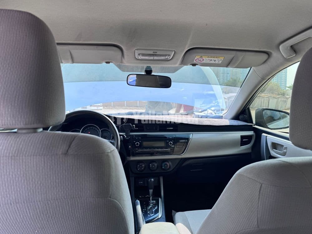 تويوتا كورولا 2.0 L SE 2015 مستعملة