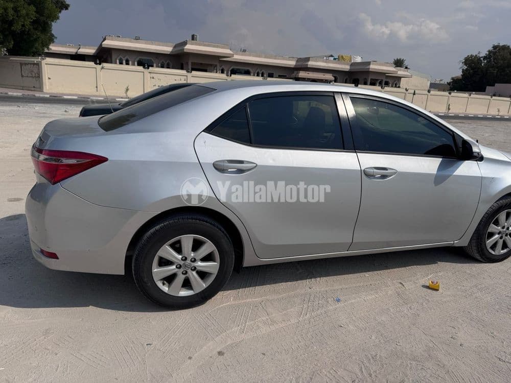 تويوتا كورولا 2.0 L SE 2015 مستعملة