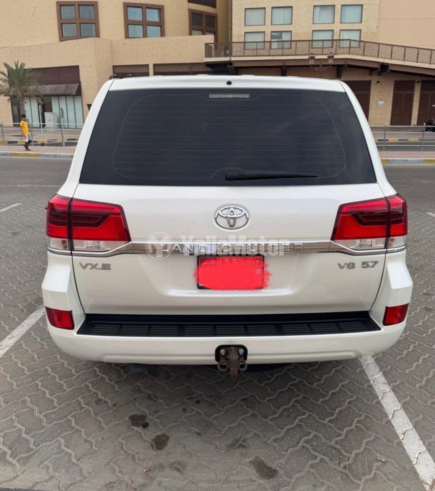 تويوتا لاند كروزر 5.7 VXR 2021 مستعملة