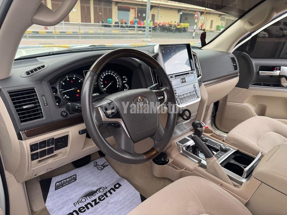 تويوتا لاند كروزر 5.7 VXR 2021 مستعملة