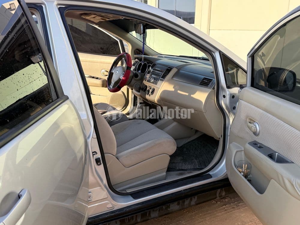 Used Nissan Tiida 1.8 Hatchback 2011