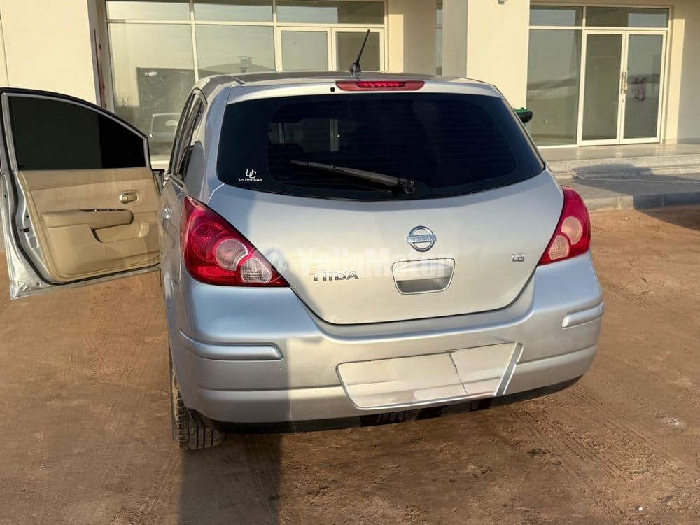 Used Nissan Tiida 1.8 Hatchback 2011