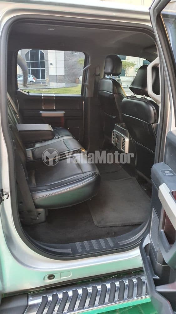 مستعملة فورد أف-150 5.0L Crew Cab Lariat FX4 Luxury+Chrome Pack 2015