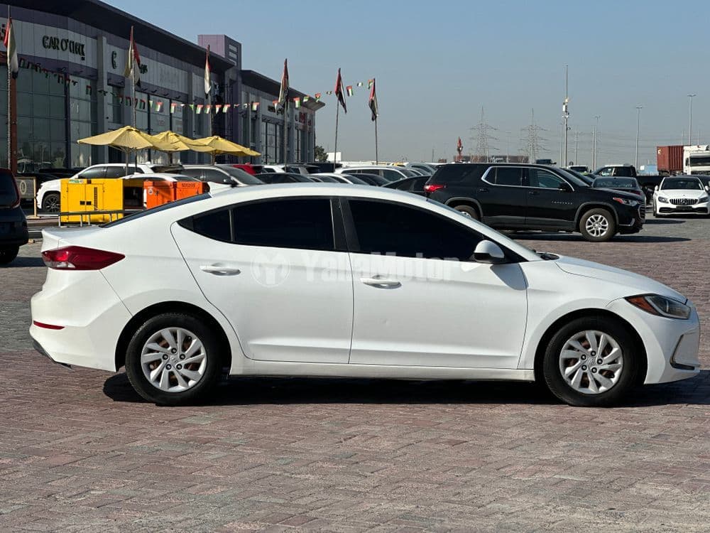 مستعملة هيونداي إلانترا 2.0L GL 2017