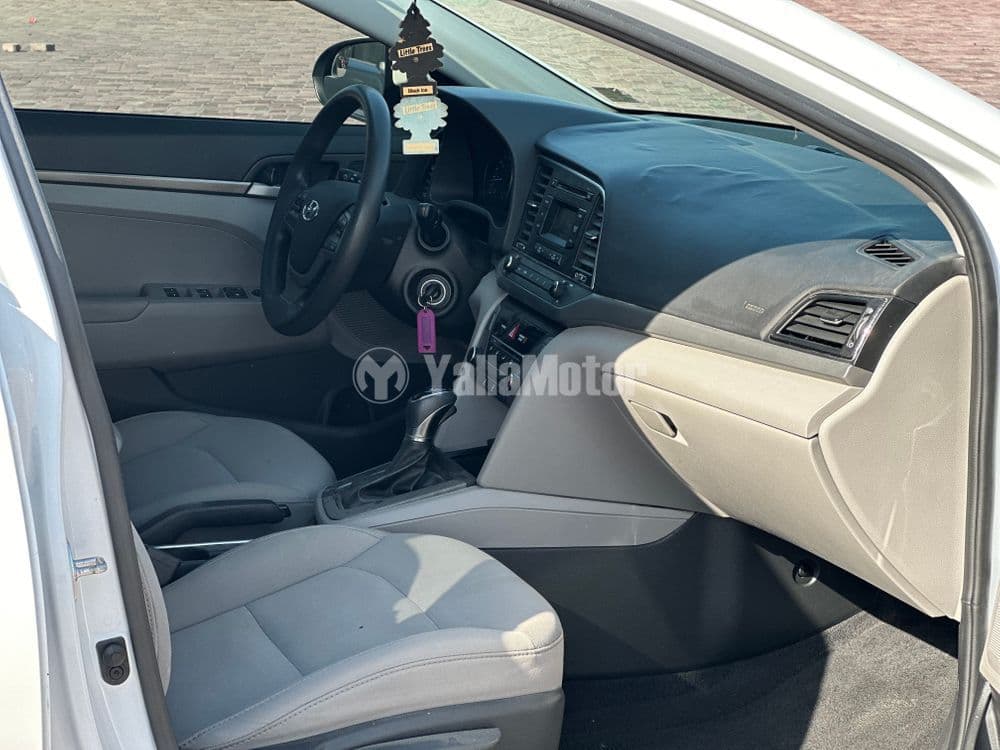 مستعملة هيونداي إلانترا 2.0L GL 2017