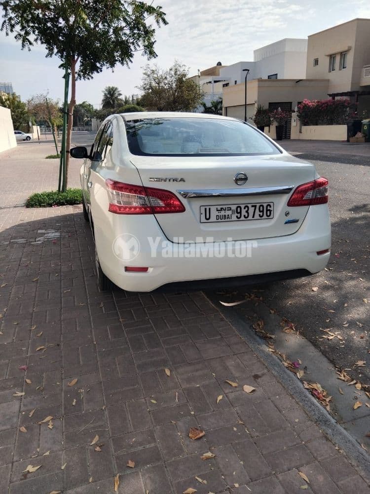 مستعملة نيسان سنترا 1.8L Sedan 2015