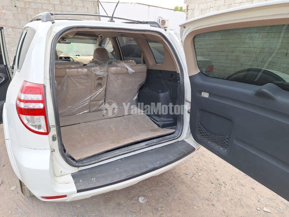 مستعملة تويوتا راف4 2.5L Full Option 4X4 2010