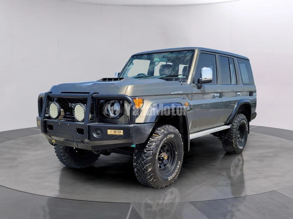 Used Toyota Land Cruiser 2014