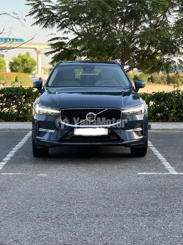 مستعملة فولفو اكس سي60 2.0T B5 MHEV Momentum 2022