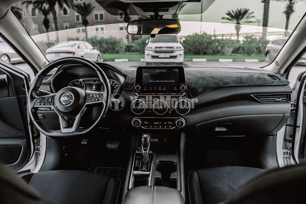 مستعملة نيسان سنترا 2.0L SV 2020