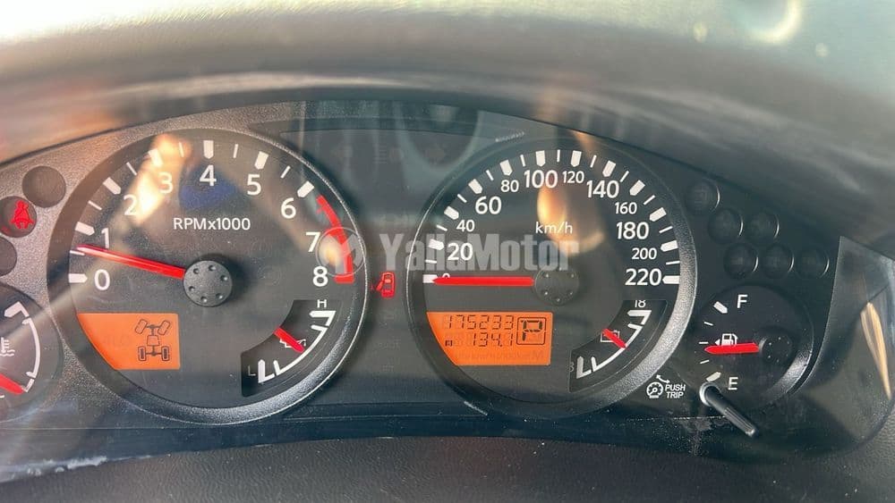 نيسان إكستيرا 4.0L S 4WD 2012 مستعملة