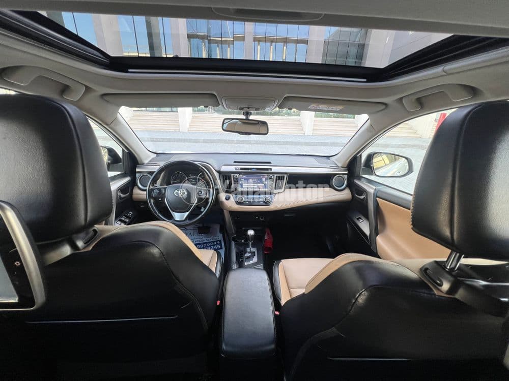 مستعملة تويوتا راف4 2.5L 4WD VXR 2017