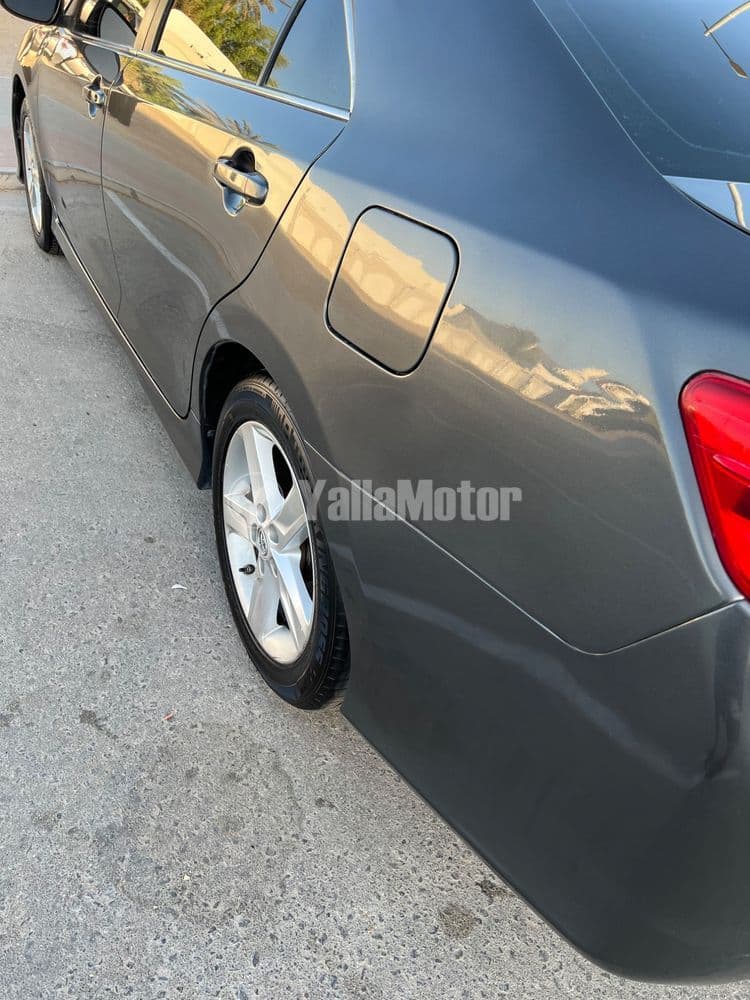 Used Toyota Camry 2.5 SE 2014